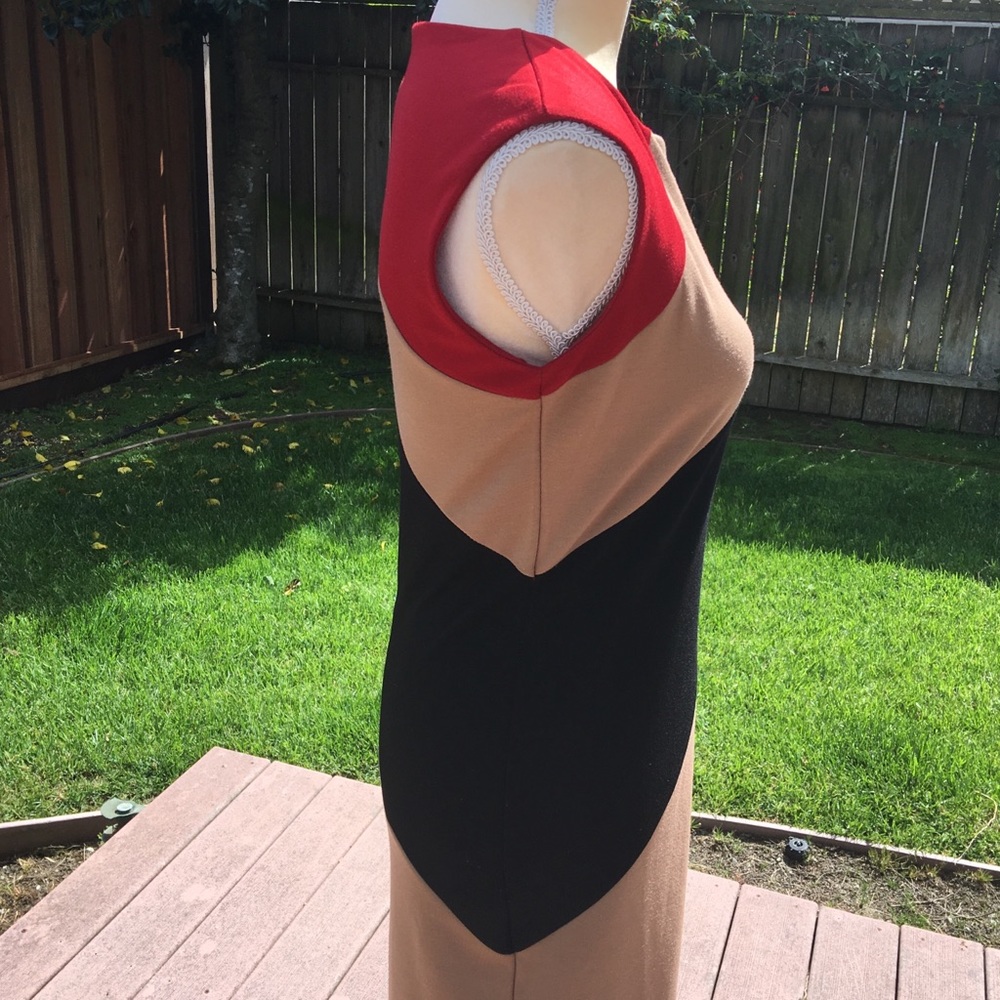 Spense • Fitted Knit Dress - Picture 3 of 6